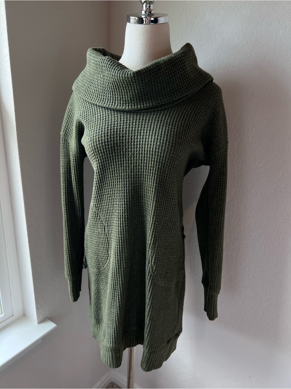 Akini Green Waffle Knit Cowl Neck Sweater size L